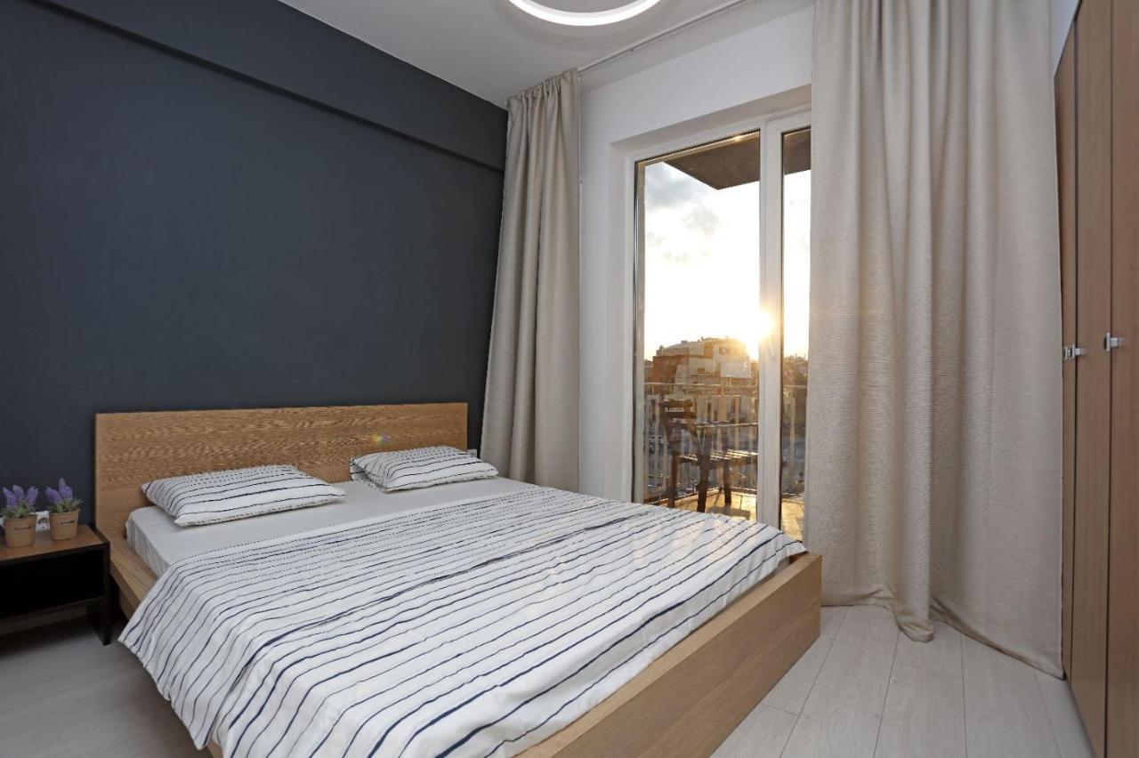 2 Bedroom Apartment With Amazing View In City Center Bucharest Exterior photo